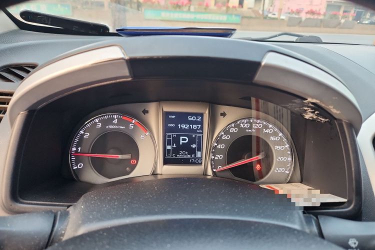 Used Isuzu mu-X 2015 2.5T Two-Wheel Drive Automatic Comfort Touring Model 7 Seats