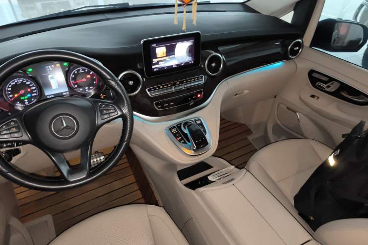 Used Mercedes-Benz V-Class 2018 V 260 L Prestige Extended Version China VI
