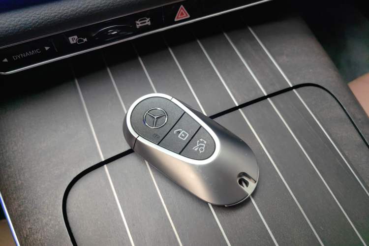 Used Mercedes-Benz E-Class 2025 Facelift E 300 L Luxury Edition
