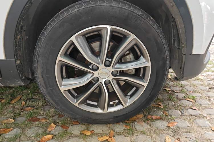 Used Geely Auto Emgrand X7 Sport 2018 1.8TD Automatic Two-Wheel Drive Zhiya Model Exterior 1