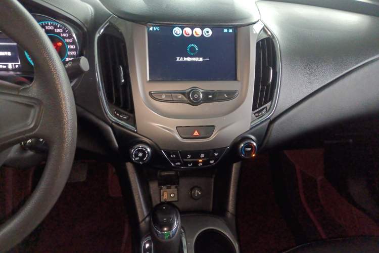 Used Chevrolet Cruze 2018 320 Automatic Pioneer Sunroof Edition
