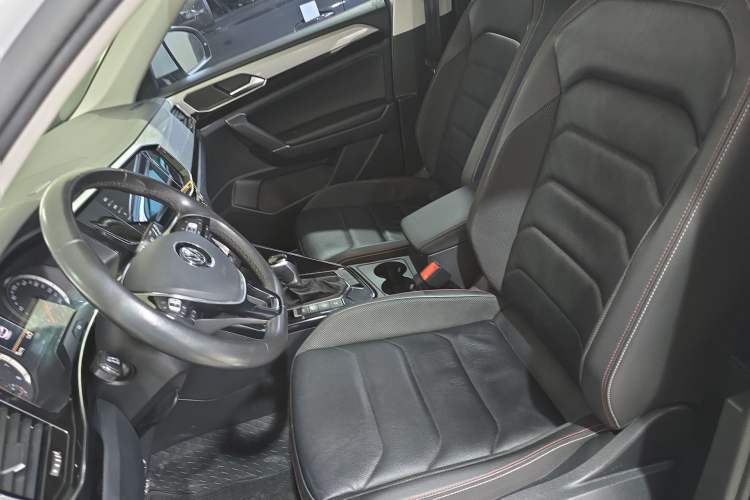 Used Volkswagen Tayron 2020 330TSI Two-Wheel Drive Luxury Smart Connectivity Version
