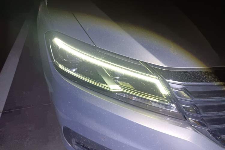 Used Volkswagen Lavida 2021 1.5L Automatic Comfort Edition Right Front Headlight