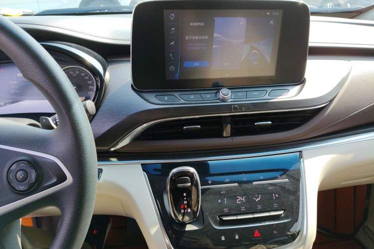 Used Buick GL8 2023 Land Executive Class Comfort Model