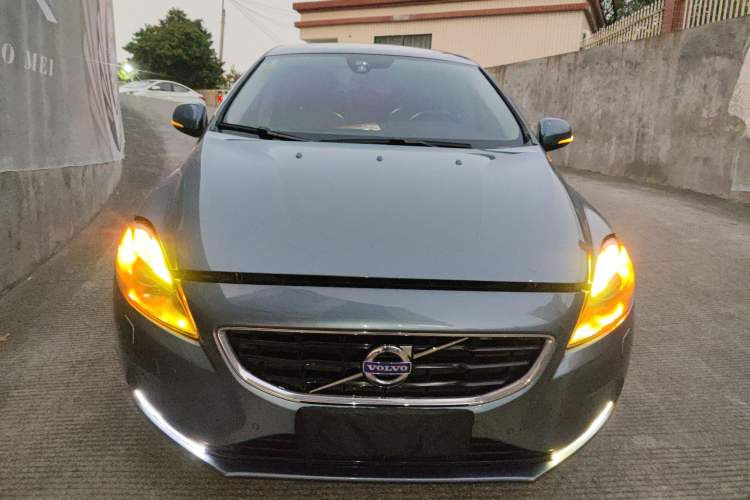 Used Volvo V40 2014 2.0T Zhiya Edition