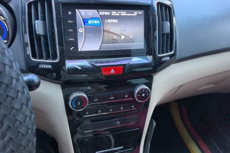 Used Chery E3 2015 1.5L Manual ZhiShang Model Audio And AC Panel