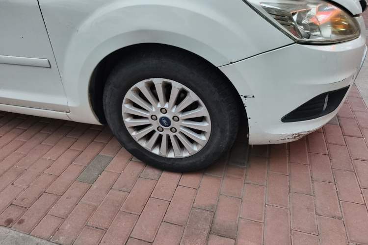 Used Ford Focus 2013 Sedan Classic 1.8L Manual Fashion Edition Right Front Wheel Hub