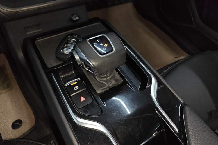 Used Hongqi E-QM5 2022 431 km Charge & Enjoy Edition Gear Lever