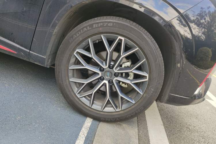 Used CHANGAN OSHAN Z6 2023 Blue Whale 1.5T DCT Smart Luxury Model
