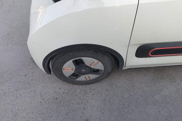 Used Baojun KiWi EV 2021 Artist Model Ternary Lithium Left Front Wheel Hub