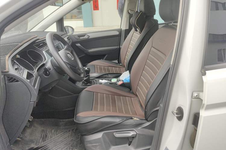 Used Volkswagen Touran 2016 Volkswagen Touran L 280TSI Manual Trend Edition