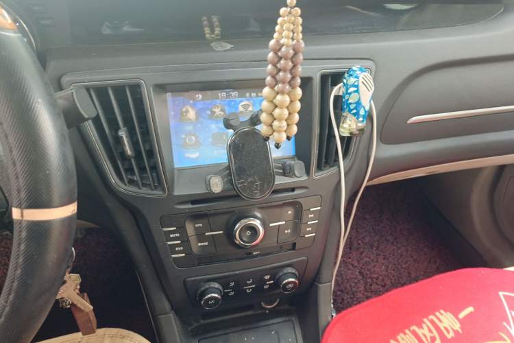 Used BAIC Senova D50 2014 1.5L manual standard version