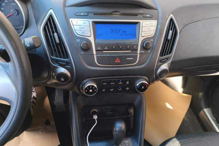 Used Hyundai ix35 2015 2.0L Automatic 2WD Comfort Edition China IV Standard