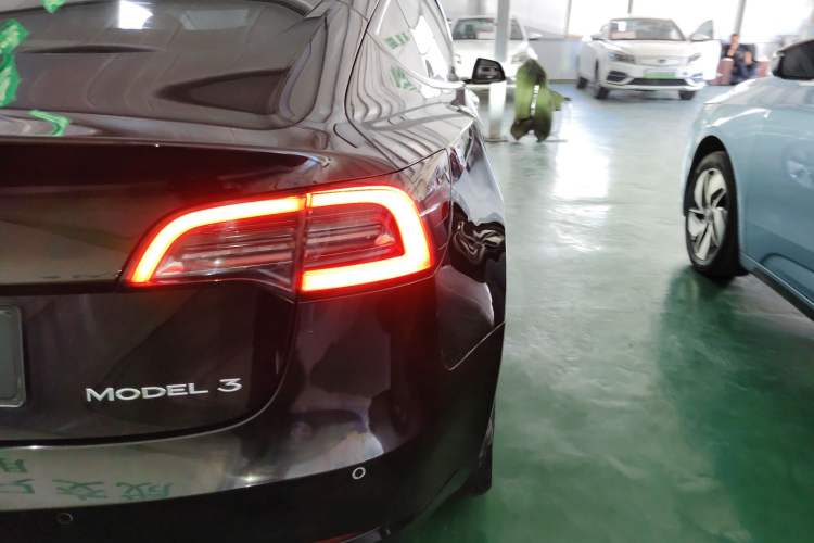 Used Tesla Model 3 2022 Rear-Wheel-Drive Version Exterior 3