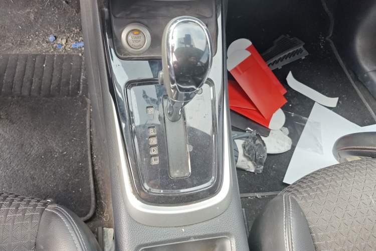 Used Nissan Tiida 2016 1.6L CVT Smart Drive Edition Gear Lever