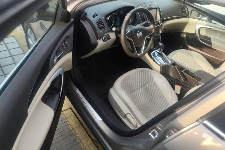 Used Buick Regal 2015 2.0L Leading Fashion Edition
