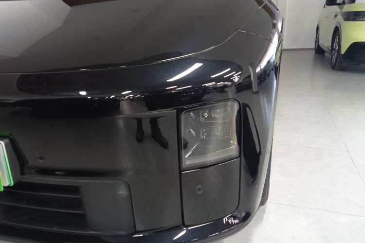 Used Li Auto i6 2025 Model Two-Wheel-Drive Standard Type
