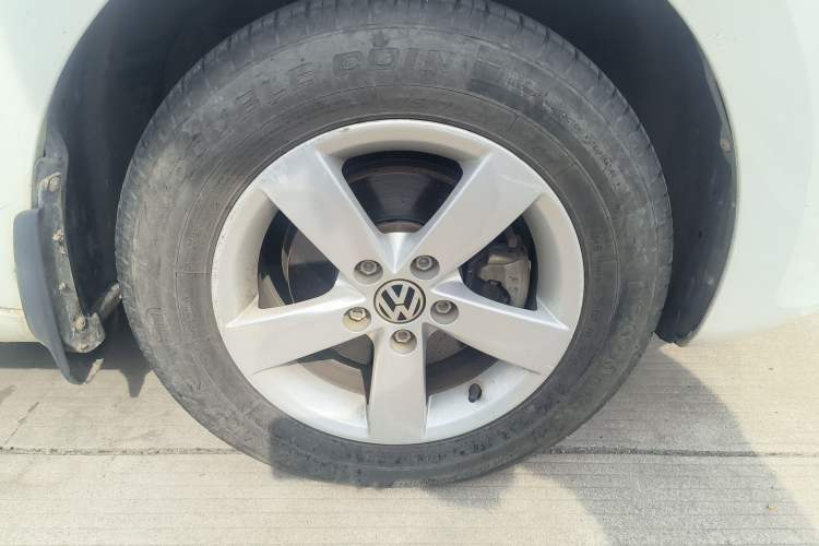 Used Volkswagen Santana 2015 1.4L Manual Fashion Edition Right Front Wheel Hub