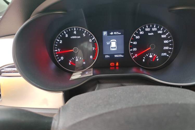 Used Kia KX Cross 2017 1.4L AT GLS Odometer Close Up