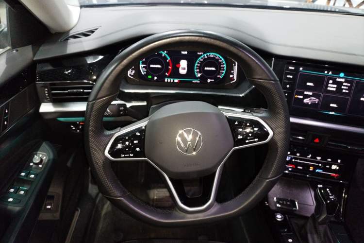 Used Volkswagen Passat 2023 Restyled 330TSI Starry Luxury Edition Steering Wheel