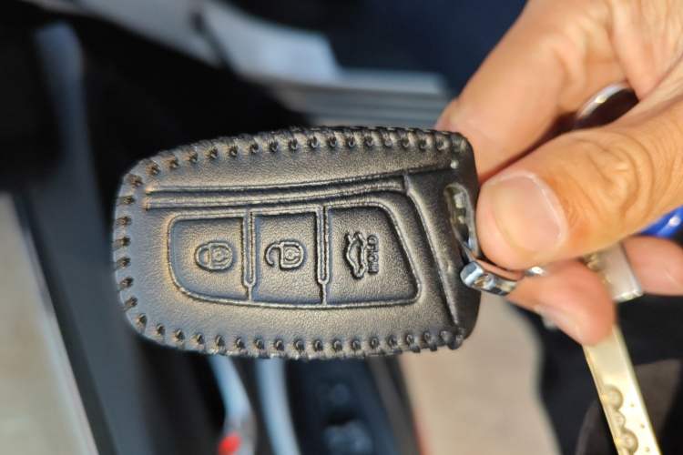 Used Hyundai Santa Fe 2015 2.0T Automatic Two-Wheel Drive Smart Version 5 Seats
