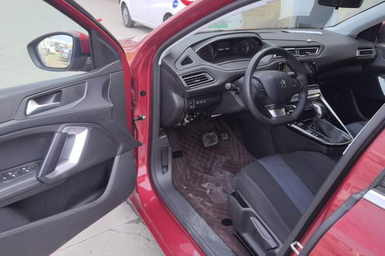 Used Peugeot 308 2018 1.6L Automatic Luxury Edition Driver Seat