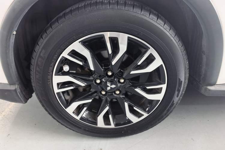 Used Mitsubishi Outlander 2019 2.0L Two-Wheel Drive Comfort Edition 5 Seats China VI Standard
