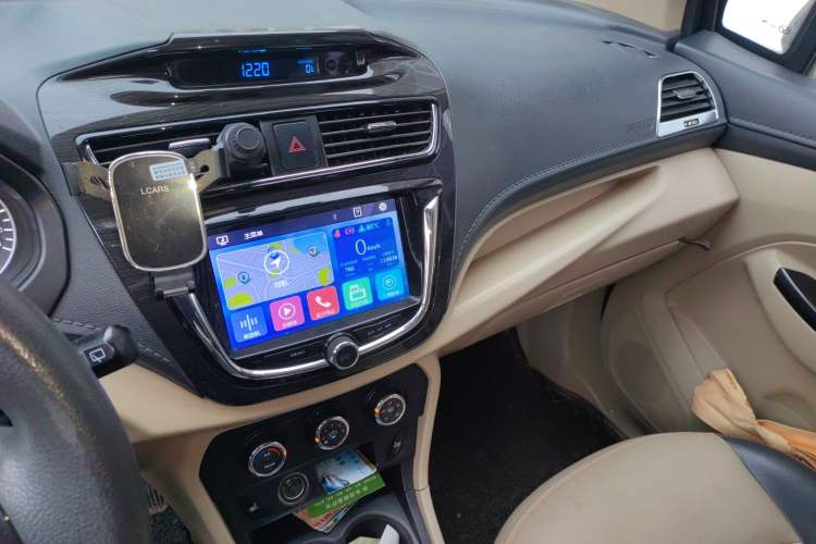 Used FAW Yingzhi 737 2015 1.5L Manual Deluxe Navigation Version Audio And AC Panel