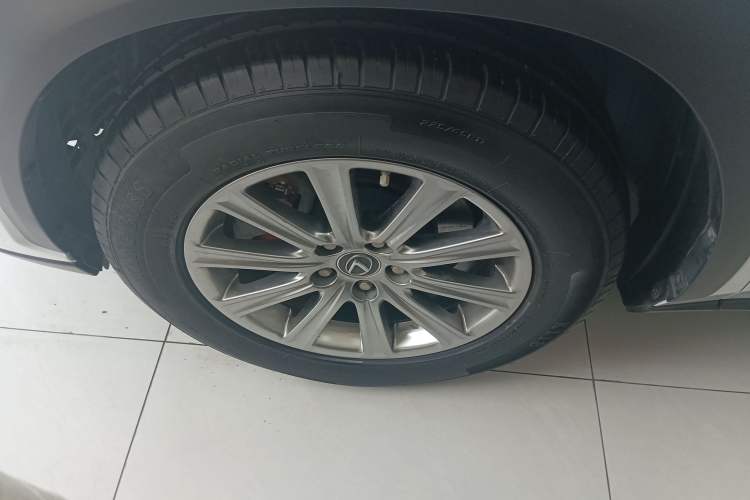 Used Lexus NX 2017 300 Front-Wheel-Drive Limited Edition Left Front Wheel Hub