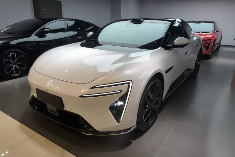 Used Avatr 06 2025 Max All-Electric Version