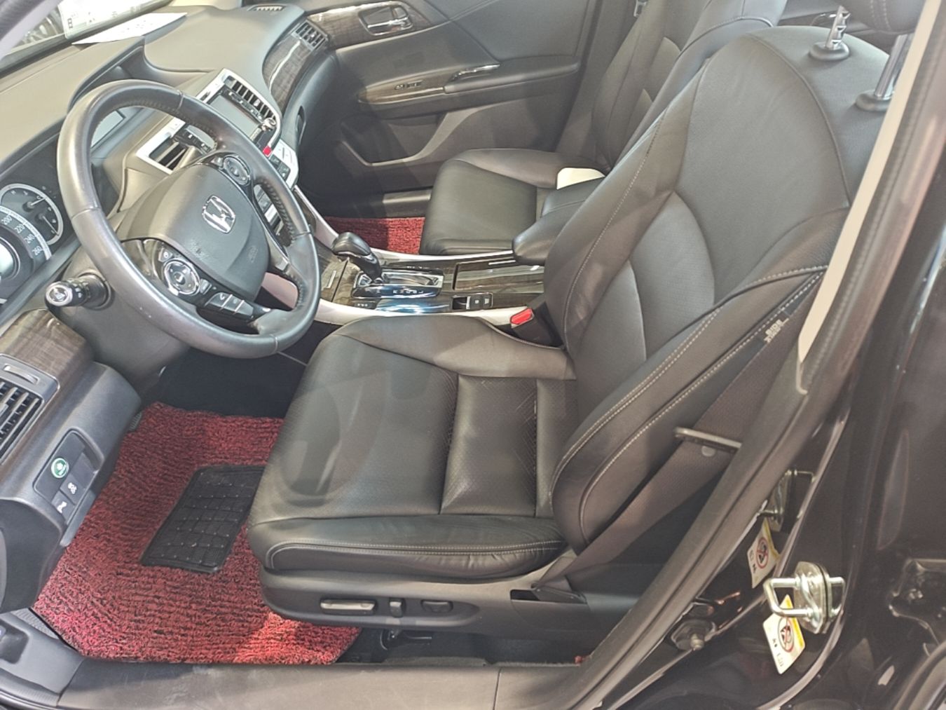 Vordere Reihe im Auto