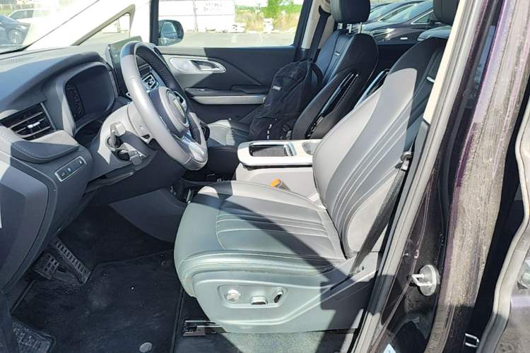 Used Hongqi HQ9 PHEV 2024 2.0T Four-Wheel Drive Business Edition Left Front Seat