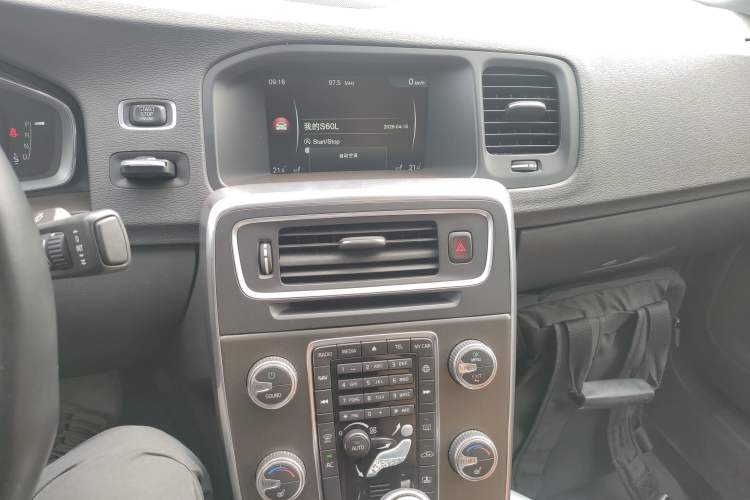 Used Volvo S60 2015 S60L T5 Intelligent Drive Edition Audio And AC Panel