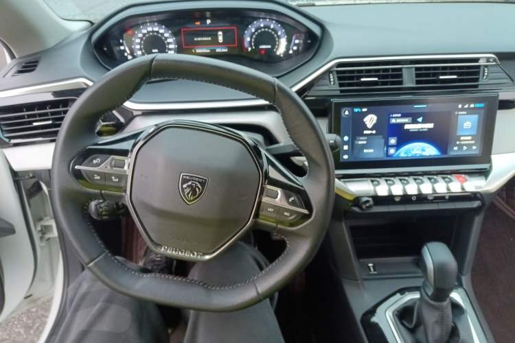 Used Peugeot 408 2022 1.6T Light-Chasing Edition
