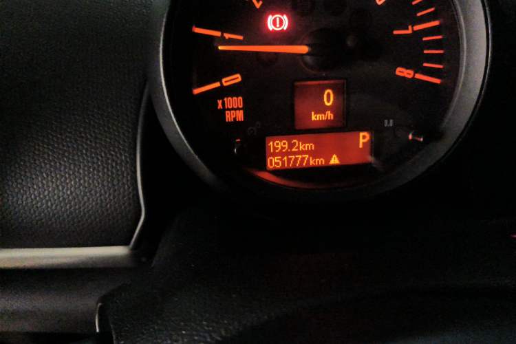 Used MINI Countryman 2016 1.6T COOPER ALL4 Fun Equipment Enthusiast Odometer Close Up