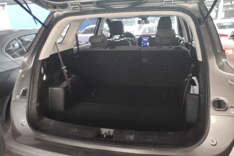 Used Baojun 530 2020 1.5T Manual Comfort Version 7 Seats Trunk