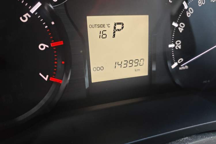 Used Toyota Prado 2017 2.7L Automatic 2700 Gasoline 4x4 7-Seater – Middle East Version
