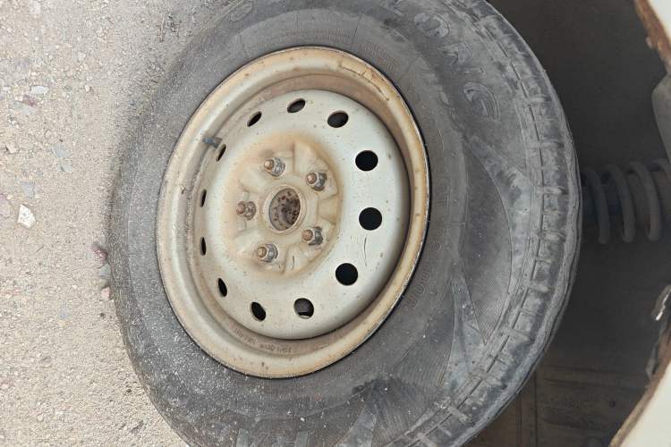 Used Dongfeng Xiaokang C37 2012 1.4L Entrepreneur II Type DK13-06 Right Front Wheel Hub