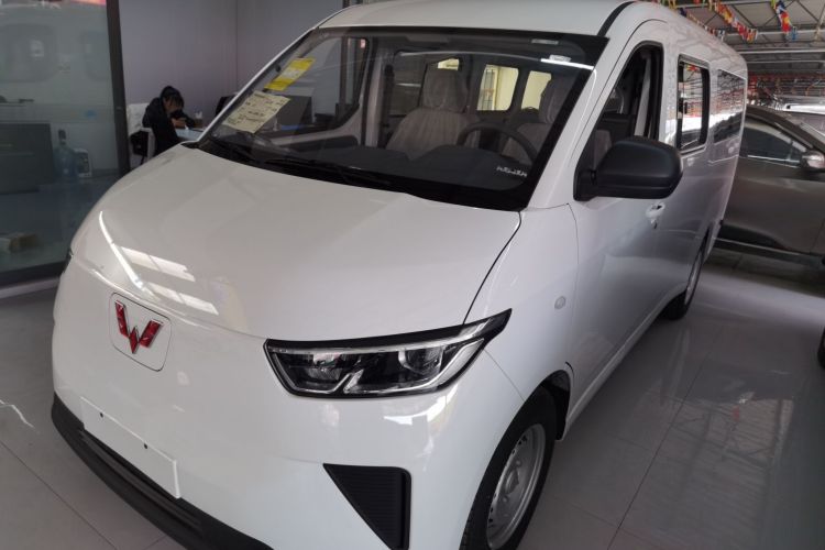 Used Wuling Yangguang 2025 Model 400km Bus Edition—Comfort Edition