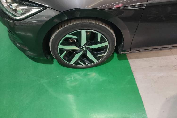 Used Volkswagen Lamando 2023 Lavida L 280TSI DSG Cool & Spicy Edition Left Front Wheel Hub