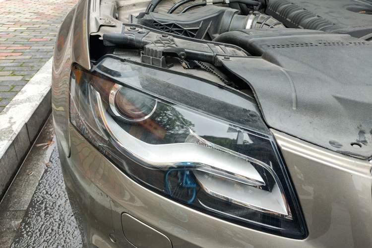 Used Audi A4L 2012 2.0 TFSI automatic Comfort trim level Right Front Headlight