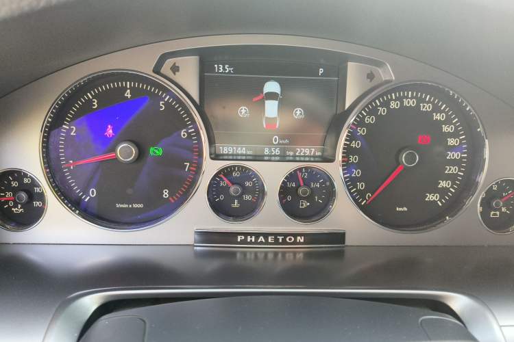 Used Volkswagen Phaeton 2014 3.0L Business Model
