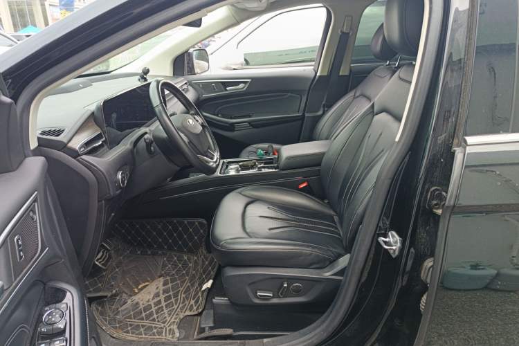 Used Ford Edge 2021 PLUS EcoBoost 245 Two-Wheel-Drive Titanium 7-Seater
