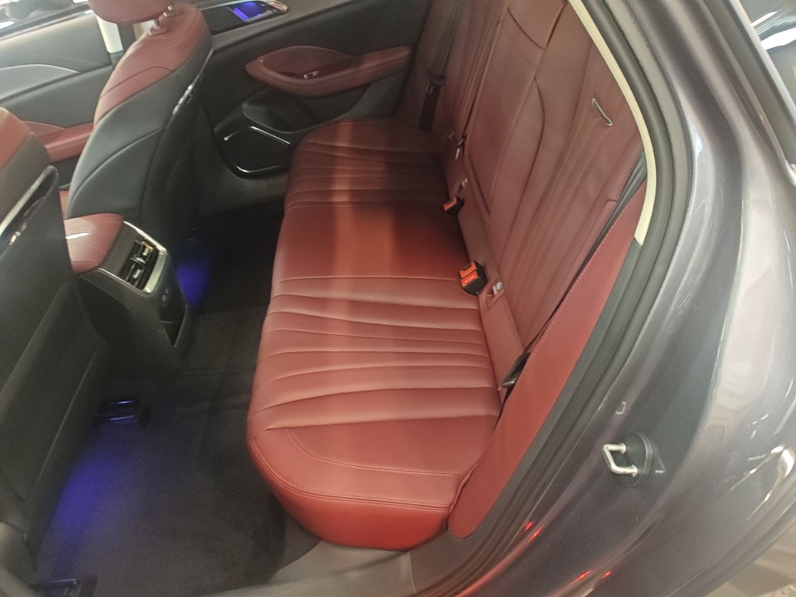 Hongqi H5 2023 1.5T DCT Smart Connect Flagship Edition - Chinese Trim Yun — снимка 20