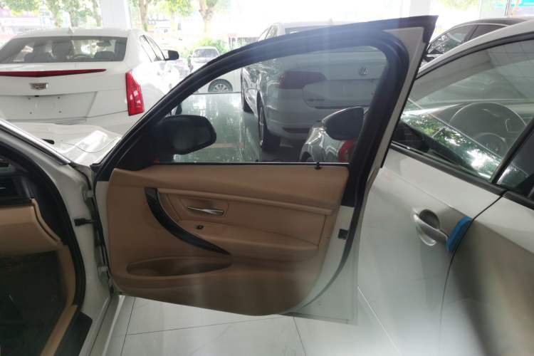 Used BMW 3 Series 2014 320Li Fashion Model
