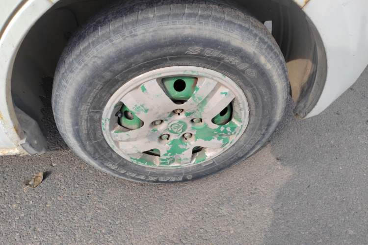 Used CHANGAN KAICHENG Ruixing M80 2014 1.5L CNG Comfort Model 4G15S Right Front Wheel Hub