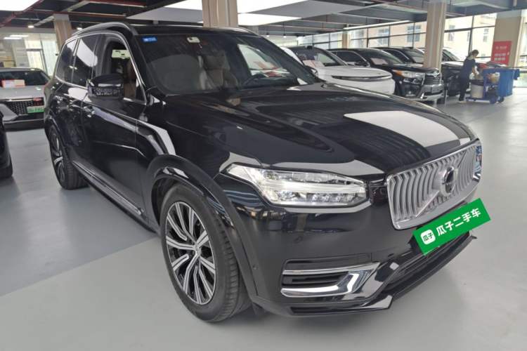 Used Volvo XC90 New Energy 2022 E-Drive Hybrid T8 Luxury Flagship 7-Seater Front Right 45 Deg