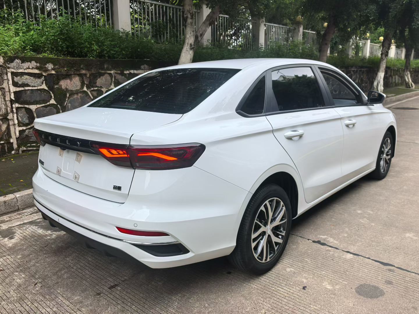 Geely Auto Emgrand 2025 4th Generation 1.5L CVT Longteng Edition — снимка 6