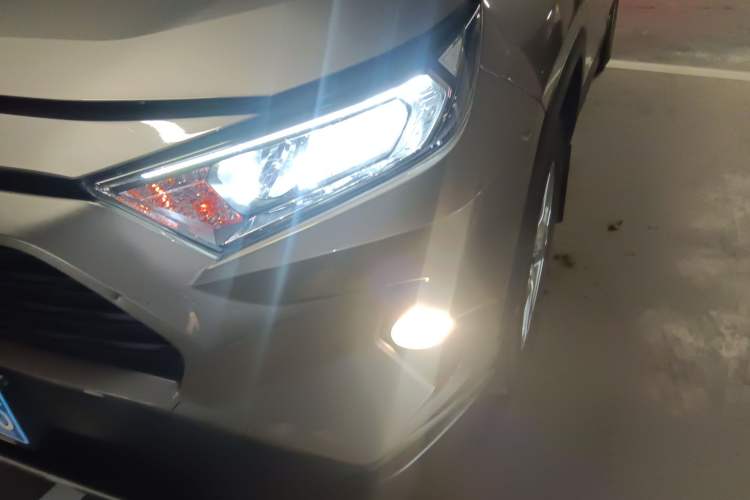 Used Toyota RAV4 2020 2.0L CVT Two-Wheel Drive Fashion Edition
