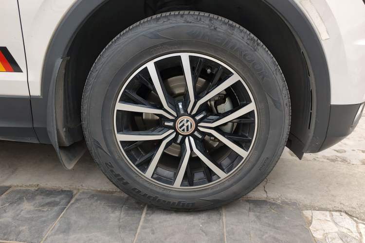 Used Volkswagen Tiguan L 2018 280TSI Automatic Two-Wheel Drive Comfort Edition Right Front Wheel Hub